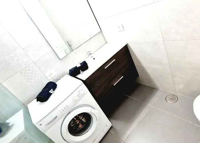 Port Royal 1 Bedroom Wifi Free アパート アロナ